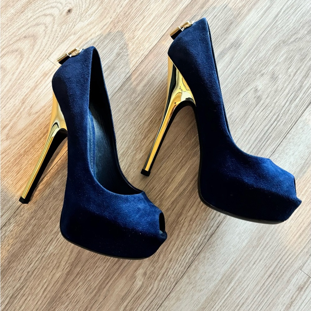 LV Louis Vuitton Navy Suede with Gold Lock Pumps Size 36 - Picture 2 of 7
